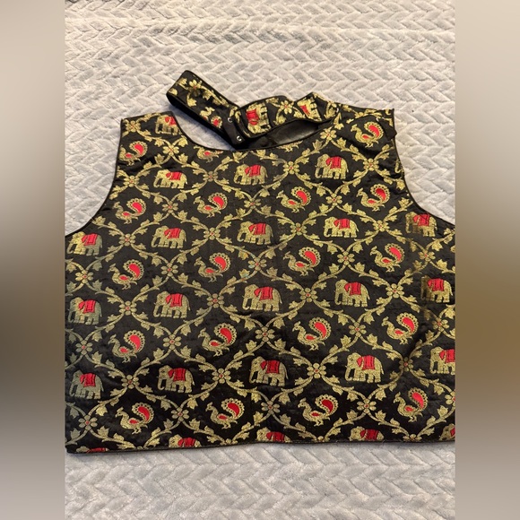 Gorgeous crafted Indian blouse/crop top for lehnga or saree - Picture 3 of 5